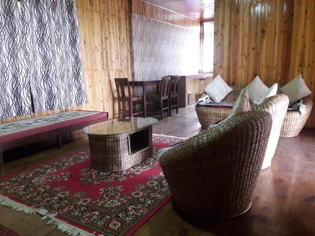 Pine Haven Resorts Takdāh Buitenkant foto